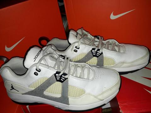 Zapatilla Jordan Talla 44 28cm Usado