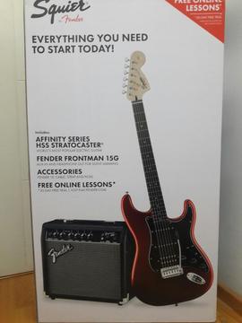 Guitarra Fender, Amplificador Y Afinador