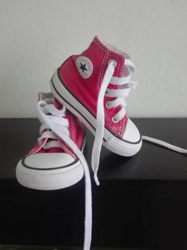 Zapatillas converse bebe roja usada talla 19 a 30 soles
