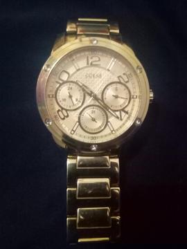 Reloj guess w0778L2 mujer remato 300 soles precio original 220 dolares