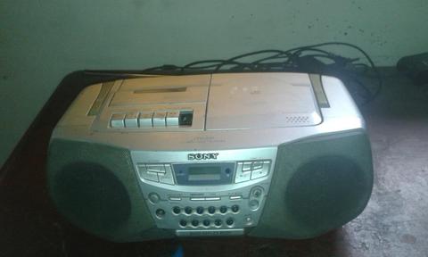 SE VENDE RADIO SONY