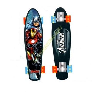 Skateboard con luces Avengers