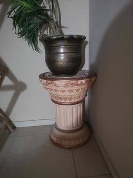 Pedestal con Estatua