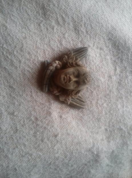 Angel tallado de madera de 13 centímetros