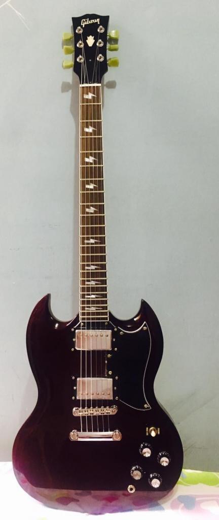 Guitarra modelo SG