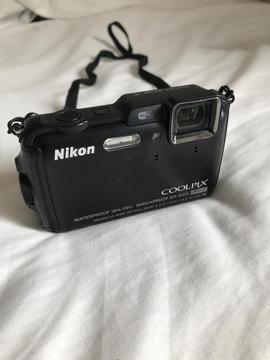 Nikon COOLPIX AW120 16 MP WiFi y cámara digital impermeable con GPS y vídeo Full HD 1080p estuche original de regalo