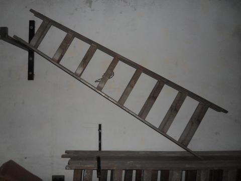 Escalera tipo tijera de 8 pasos