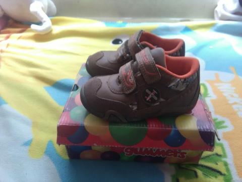 Zapatitos de Niño marca Bubble GummersTalla 23 Nuevos