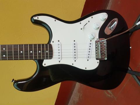 Guitarra electrica Squier stratocaster