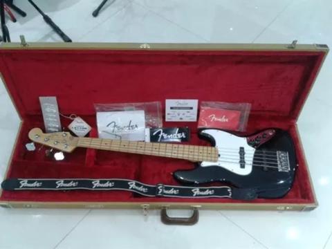 Fender Blackwhite Jazzbass 5