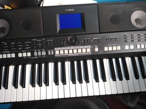 Vendo Teclado Yamaha Psr S650