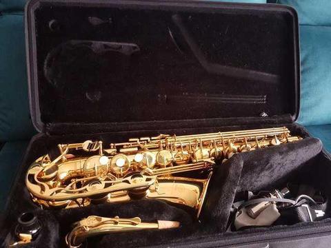 Saxofon alto marca Olds
