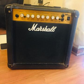 Amplificador Marshall Mg15Usado