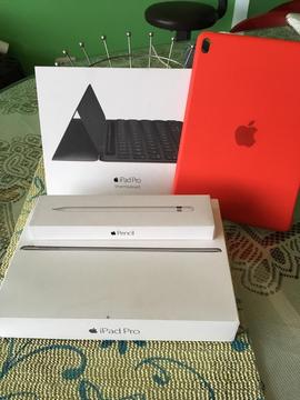 iPad Pro 9.7 32G + Pencil +Smart Keyboard + Case Apple Red