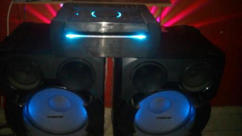 Vendo Equipo de Sonido Casi Nuevo