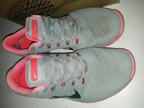 Zapatilla Nike Talla 43 Usado 27.5cm