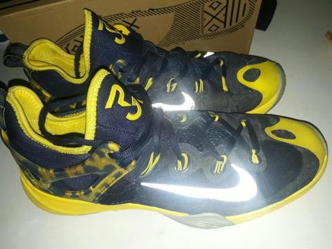 Zapatilla Nike Zoom Talla 45 Usado