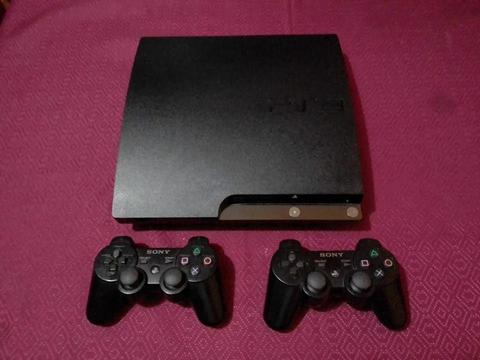 VENDO PS3 SUPER SLIM DE 250 GB 2 MANDOS