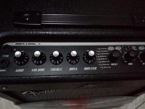 Amplificador FENDER MUSTANG I v2