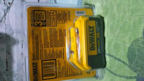 bateria dewalt 4.o ah 20 vmax XR LITHIUM