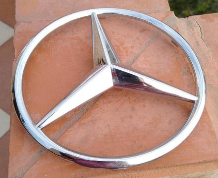 Emblema Mercedes Benz camion