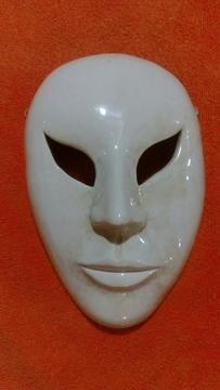 Vendo Mascara de Ceramica