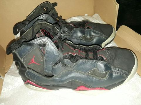Zapatilla Air Jordan Talla 37.5 Usado