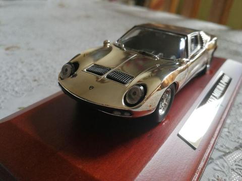 Lamborghini Miura P400. Escala 1/43. Bañado en Plata