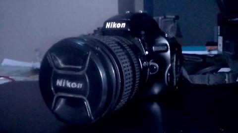 Camara Nikon D5100