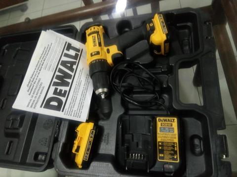 Atornillador DeWALT kit completo con manual en caja