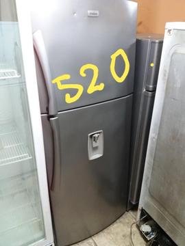 Refrigeradora con Dispensador