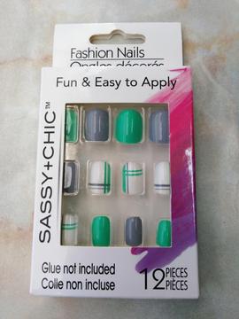 Uñas Acrílicas, Uñas Postizas