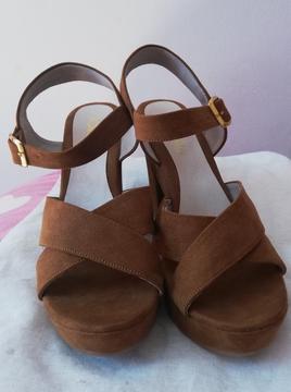 Sandalia Plataforma Camel Stock Nuevo 38