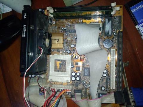 Placa Madre P III / PII / c Procesador Pentium II, MUY RARO, APROVECHE