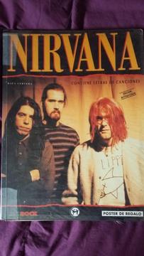 Libro de Nirvana con poster y letras de canciones