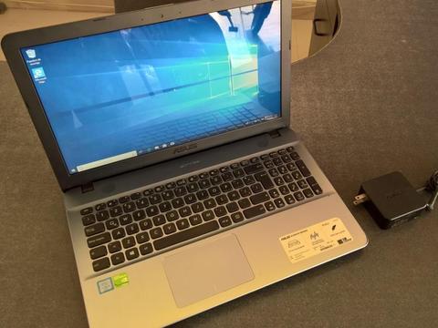 Portatil/Laptop Asus Vivobook X541UV Core i5 Tarjeta de Video Dedicada