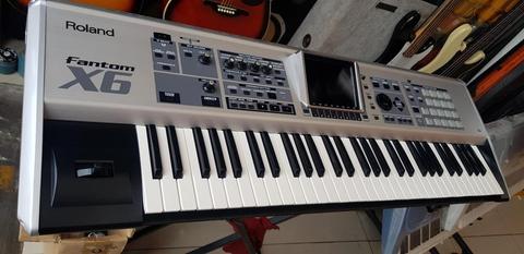 Sintetizador Roland Fantom X6