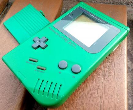 Gameboy clasico, de color