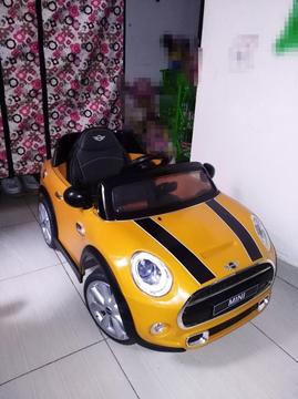 Auto Mini Cooper Naranja a Bateria