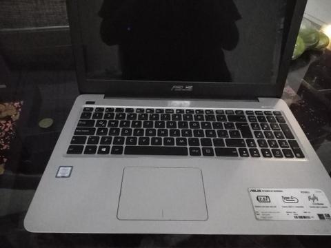 Laptop Asus Core I7