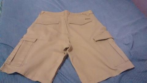 3 Shorts Color Crema Y Plomo Talla 32