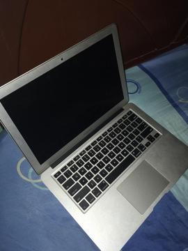 Vendo Mac Book Air para Repuestos