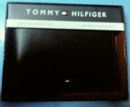 Billetera de Cuero Negra Tommy Hilfiger