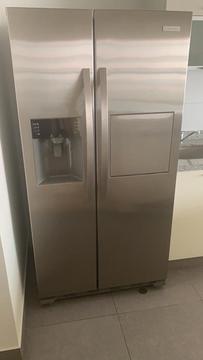 Refrigeradora Electrolux Semi Nueva