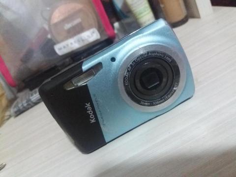 Vendo cámara digital Kodak easyhare M530