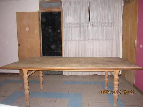 Mesa grande de madera