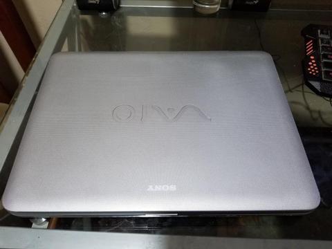 laptop Sony Vaio modelo Vgnnr110fh de 14.5 pulgadas