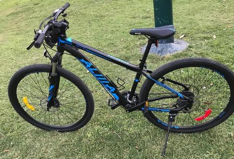 Bicicleta MTB Alma Aro 29 Shimano con suspensión delantera/ Sin ningun detalle y listo para la rodada