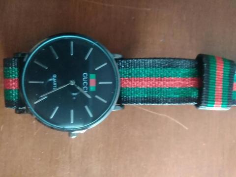 Reloj Gucci Esfera NEGRA