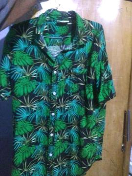 Camisa Hawaiana verde de manga corta , verano suave